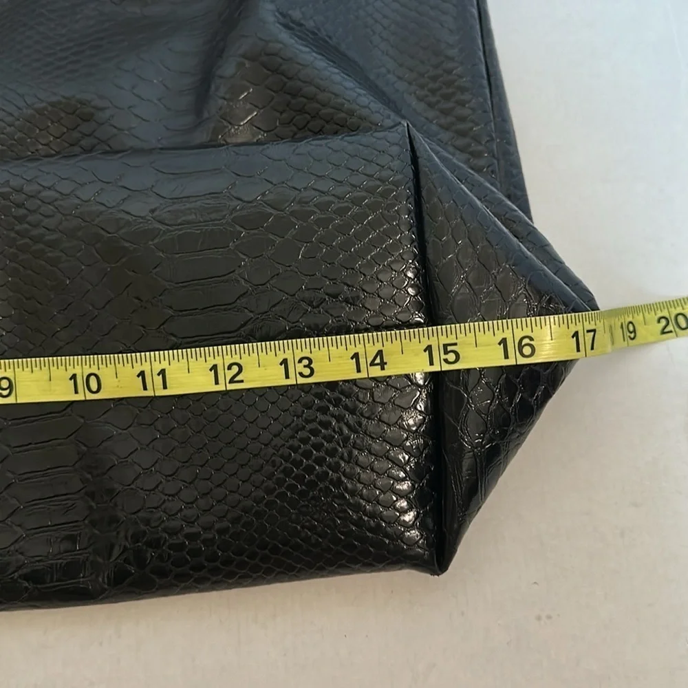LULU DHARMA Black snakeskin Women's HOBO Bag in PRISTINE CONDITION